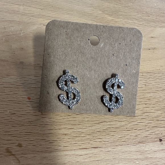 Crown ball cap with $earrings - Picture 5 of 5